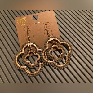 Grey Clover Earrings